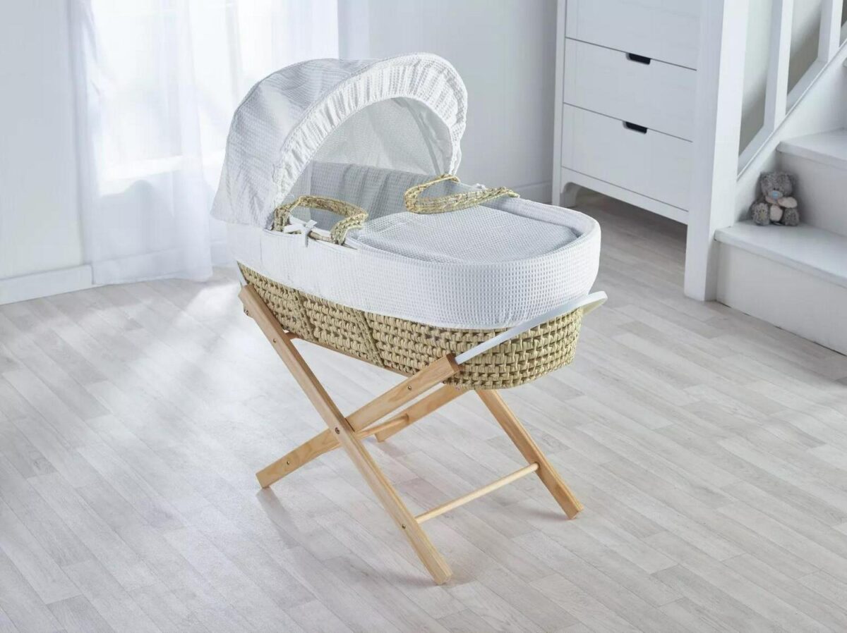 Folding Moses Basket 1cb464aa64419ecb9160a039ad9d362c