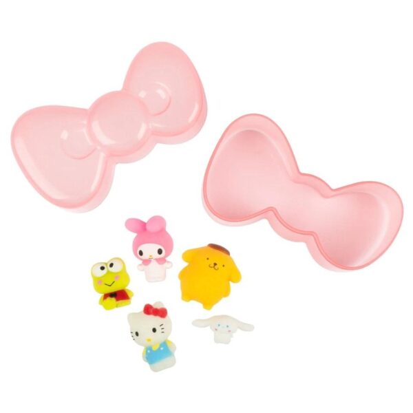 Hello Kitty And Frie bdfec019fa3ea573f25476420a99e153