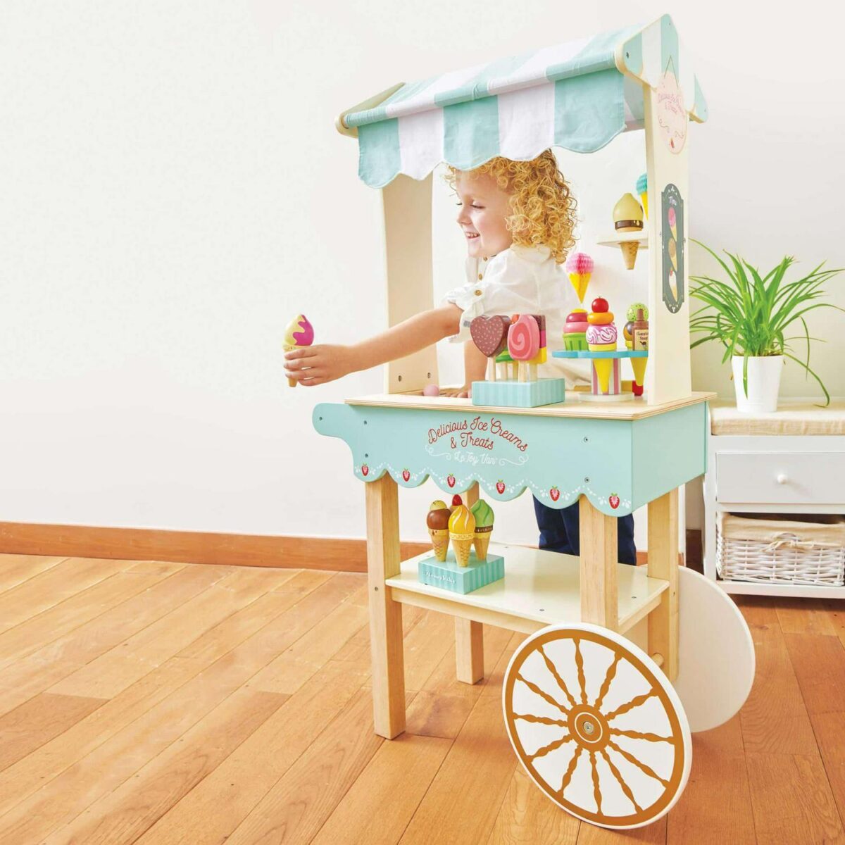Le Toy Van Ice Cream 7795ac7adeafc24bcee5f2f20d3f0842