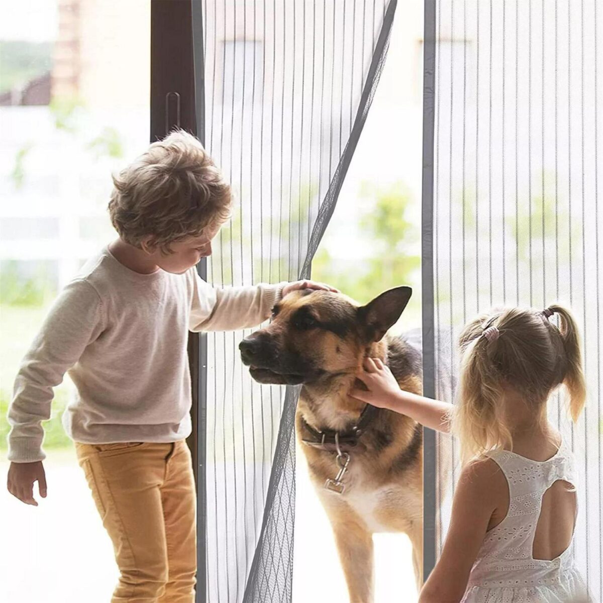 Magic Curtain Door M d3ddd710f6a27356fa7bfffff2d10536