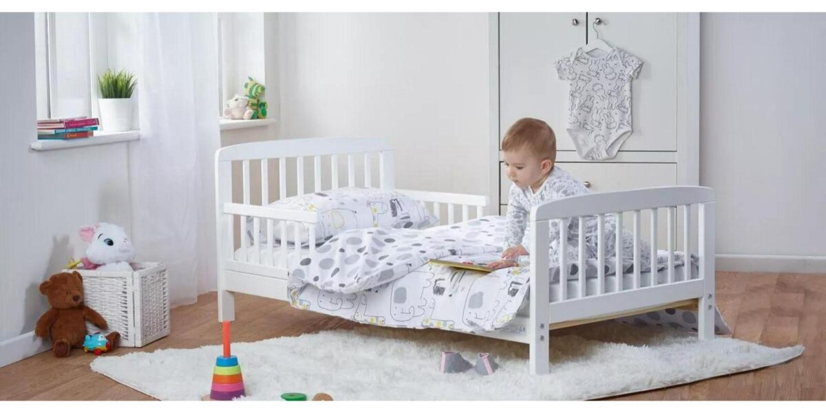 Toddler Bed with Saf 40c3c1b070cffb25f29d800e3bb42d6e