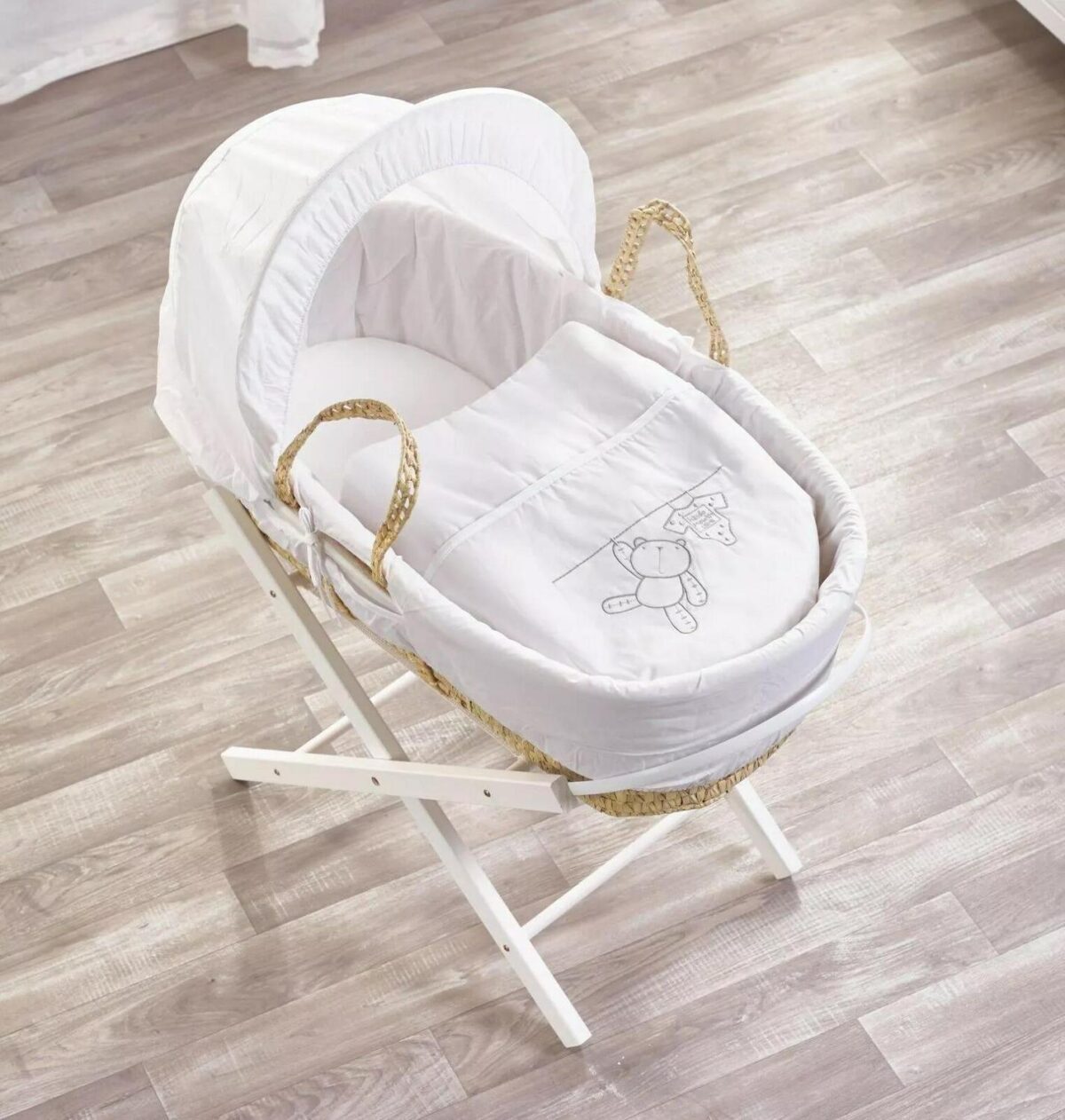 White Moses Basket w 6a570b30e9d802e198881adeff01ca31