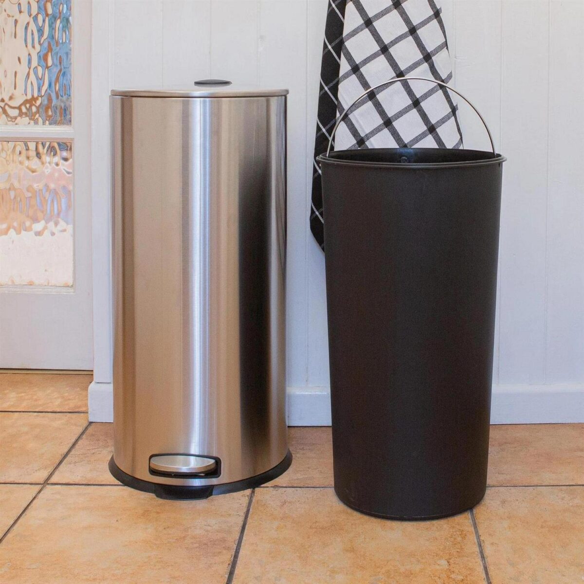 1x Brushed 30L Round Stainless Steel Kitchen Pedal Bin Rubbish Waste Dustbin - Image 7