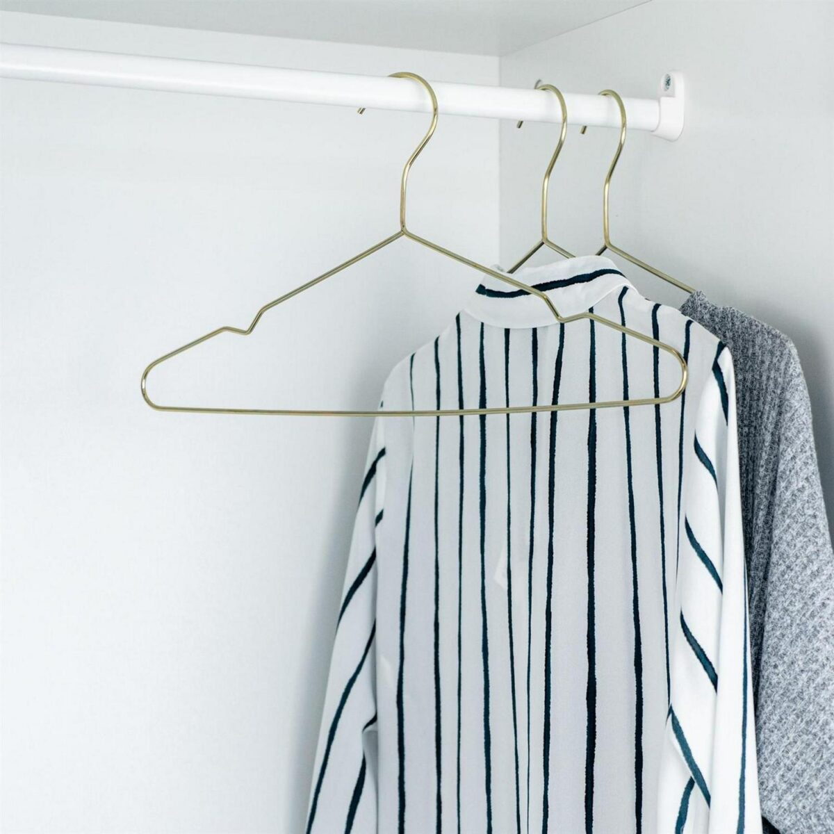 1x Gold Metal Kid's Hanger Baby Children Coat Clothes Hangers Trouser Bar - Image 5