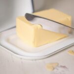 1x Green 18.5cm x 10cm White Enamel Butter Dish with Lid Kitchen Container - Image 6