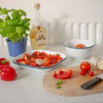 1x Green 24.5cm x 24.5cm Square White Enamel Baking Tray Oven Roasting Bakeware - Image 5