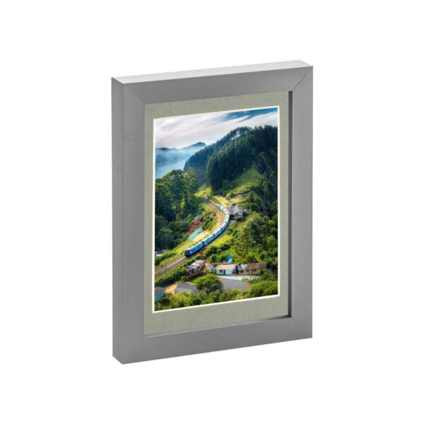 1x Grey 5 x 7 Photo 53e0acc5c88579f0d23bc529580a88d7