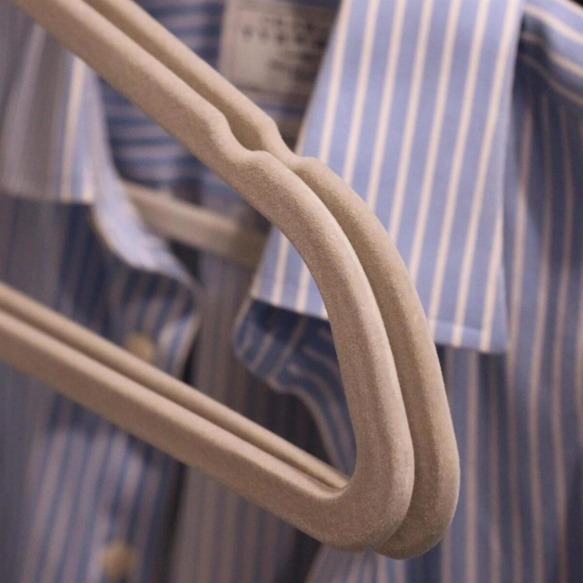 25x Non-Slip Velvet Hangers 45cm Grey Suit Shirts Trouser Bar Clothes Hanger - Image 6
