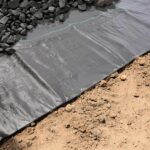 2m x 10m (1 Roll) 110gsm Weed Control Membrane Set with Pegs and Plates - Image 6