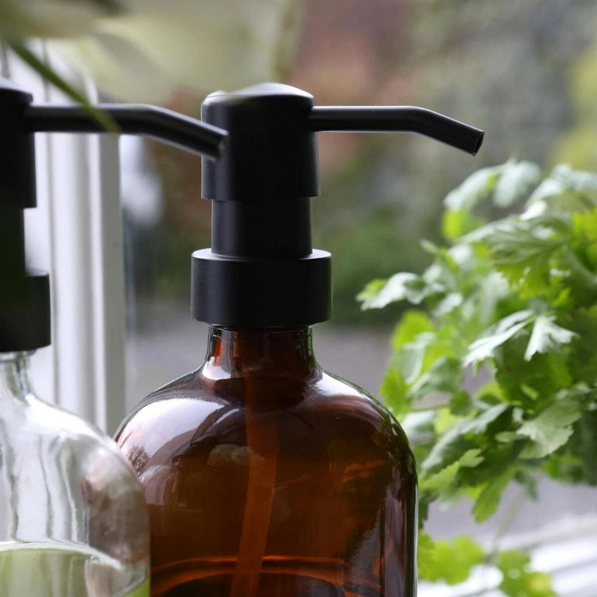 2pc Glass Soap Dispenser Set with Bamboo Tray 500ml Amber Bathroom Liquid Pump - Image 6