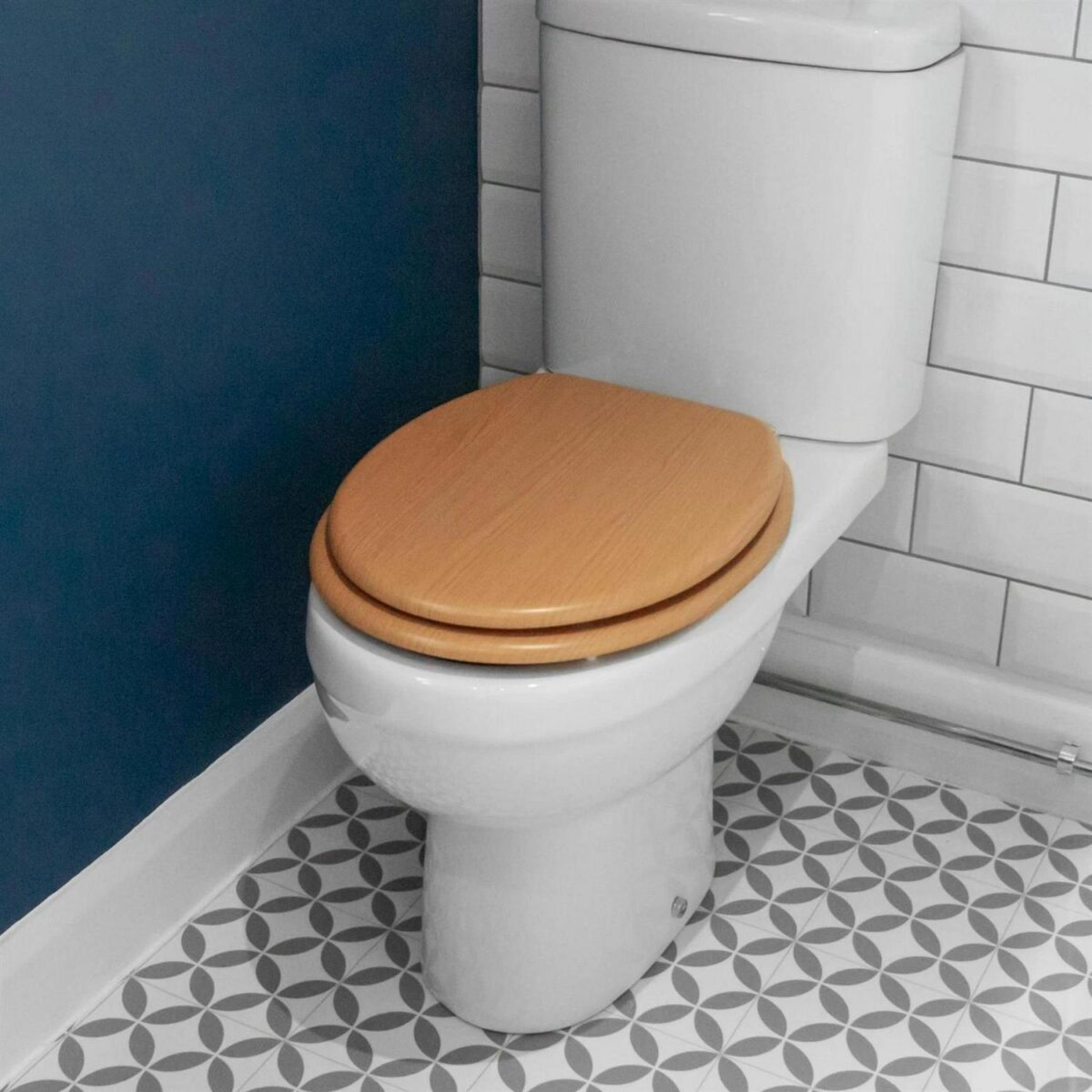 2x Wooden Soft Close Toilet Seats Durable Oval Shape WC Lid 36.5 x 43cm Beech - Image 5