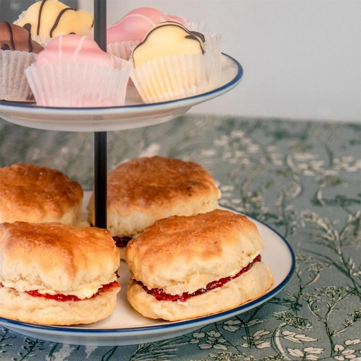 3x White Farmhouse Cake Stands Rustic Country Cottage Afternoon Tea 21cm - Image 5