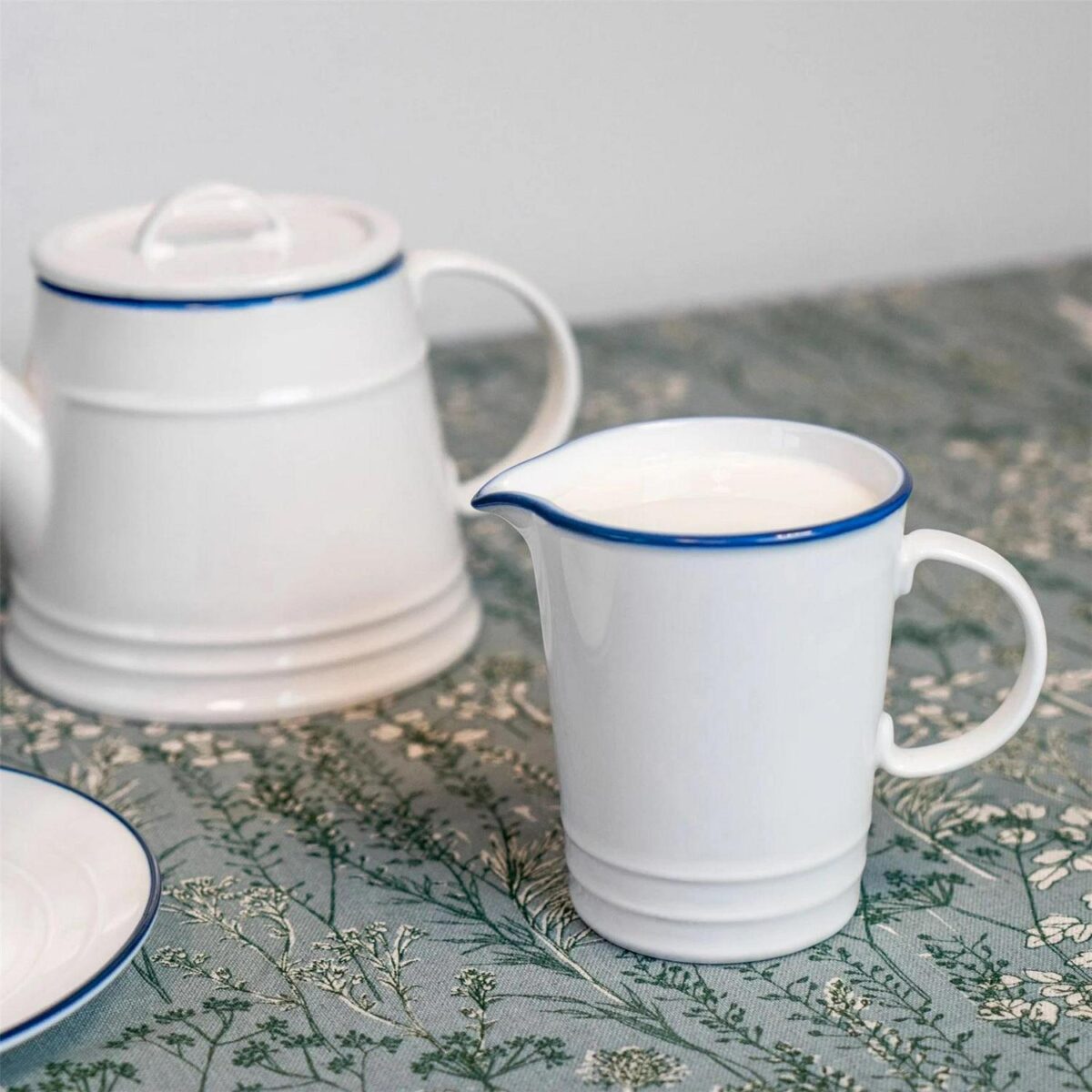 3x White Farmhouse Milk Jugs Rustic Country Cottage Creamer Pitchers 300ml - Image 5