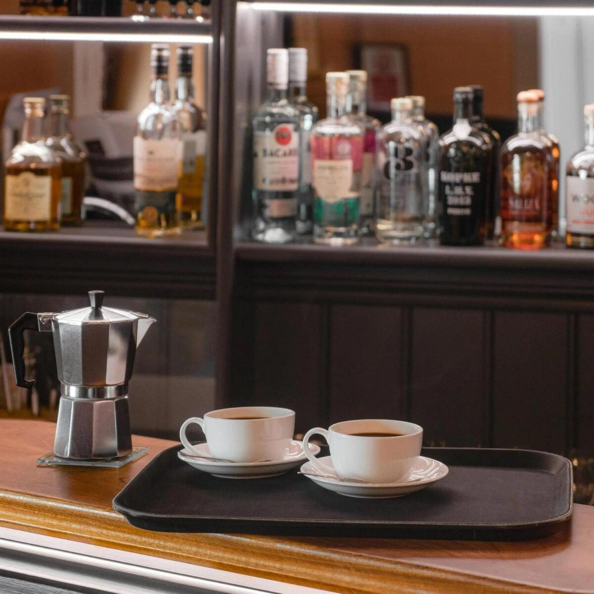 6x Black 66cm x 45.5cm Rectangle Non-Slip Serving Trays Plastic Food Tea Trays - Image 6