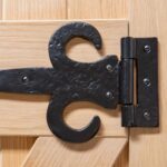 Arrowhead T-Hinge Cast Iron Antique Cupboard Door Hinges W300mm Black - Image 6