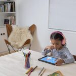 Belkin Soundform Mini Wireless On-Ear Headphones for Kids with Travel Case in 2 colours - Image 6