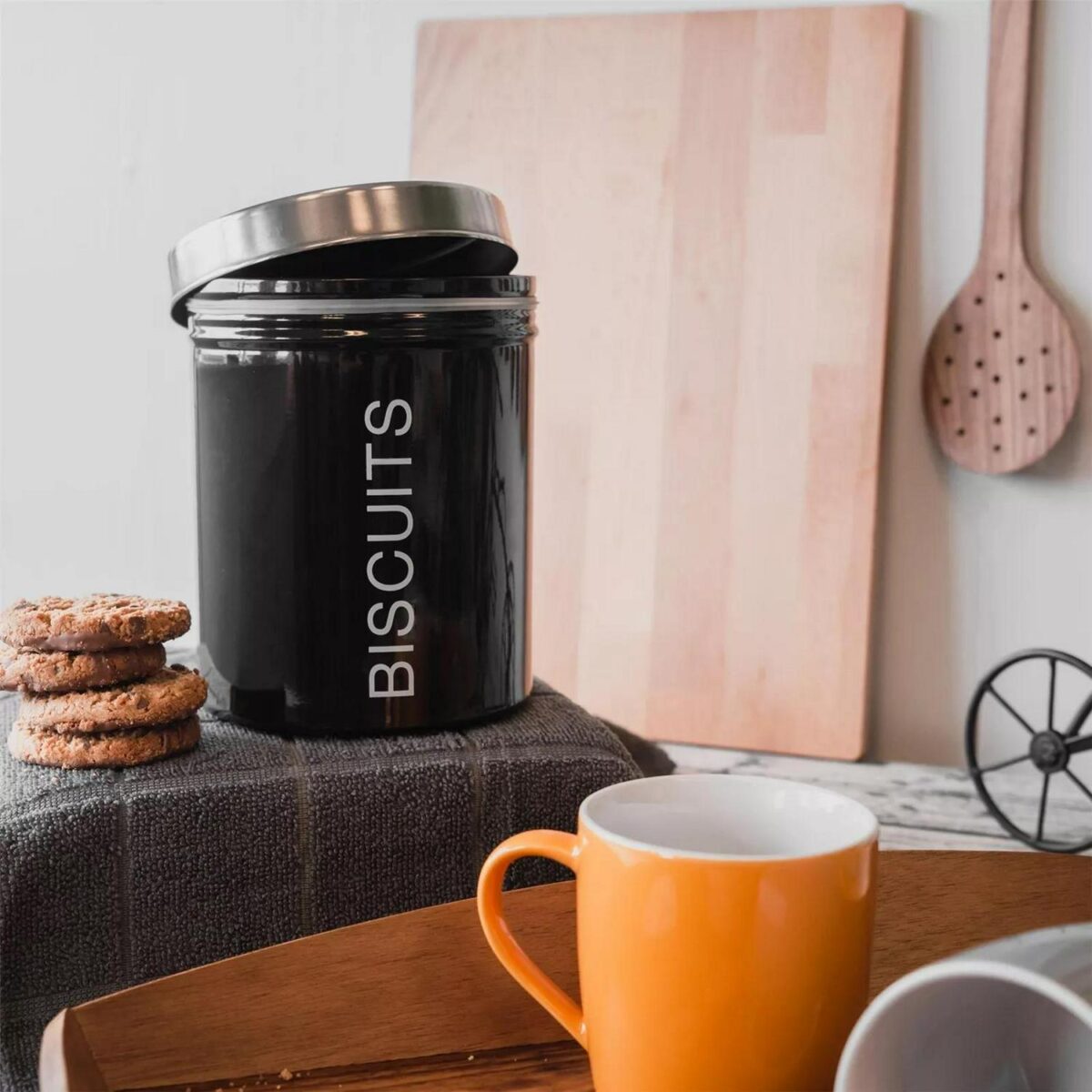 Biscuit Tin Storage 94f353f56bab02c3605b28407ca62611