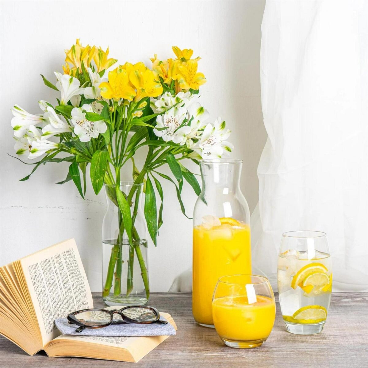 Brocca Glass Carafe and Silicone Lid Decanter Water Wine Iced Tea 1.2 Litre Clear - Image 5