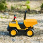 CAT Play and Ride Dump Truck - Image 4