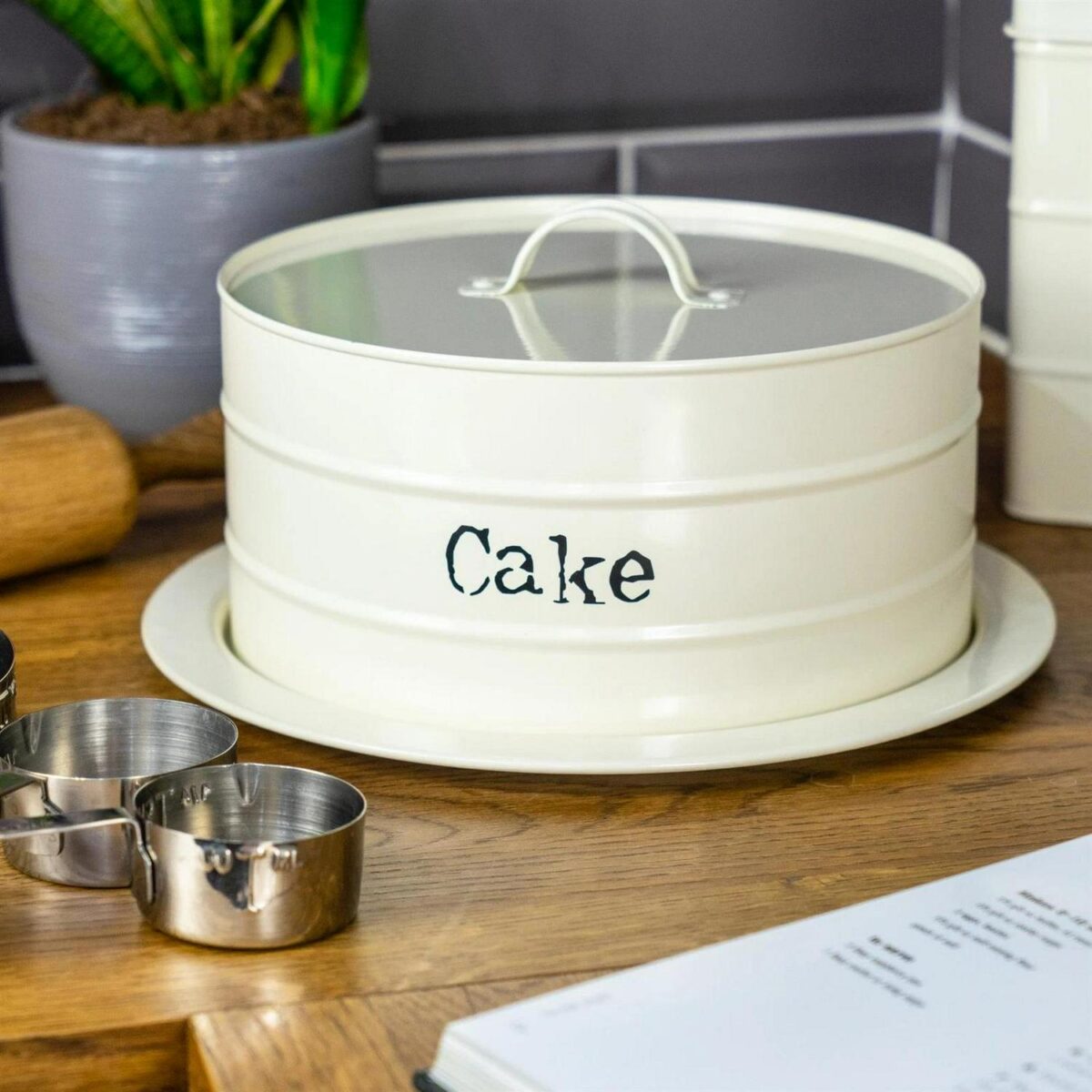 Cake Plate with Dome 981dc15bb4eb8ff73012847e3fb3e580