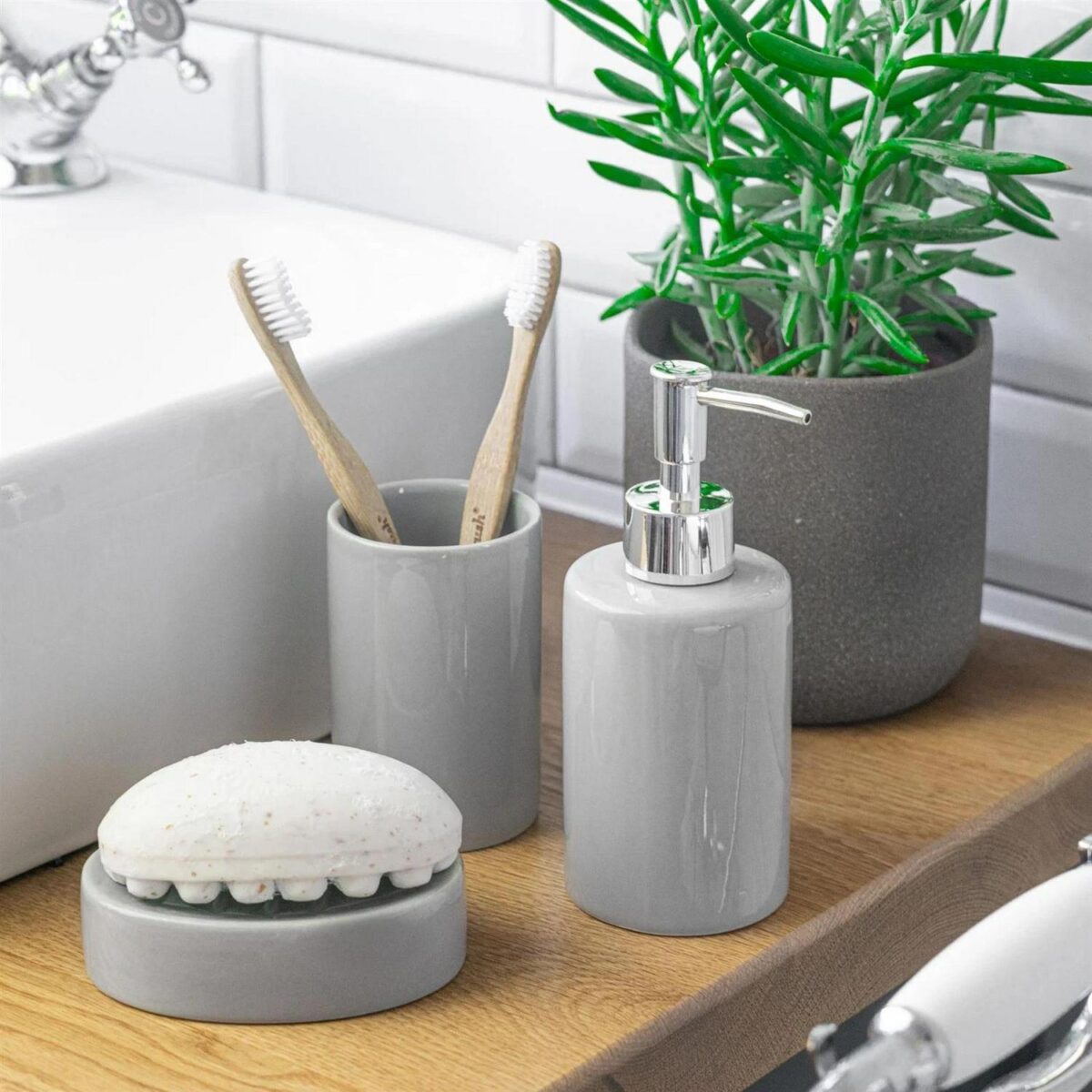 Ceramic Soap Dish Wa 50c66758e9ee23dc9cda98a746da370c