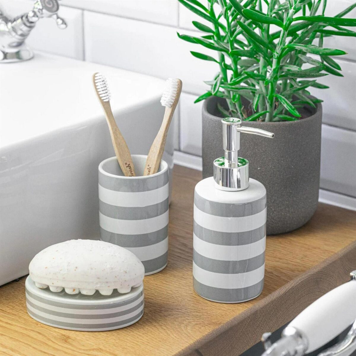 Ceramic Soap Dish Wa de925ab667a2f94dd3ef8a1d9460401b