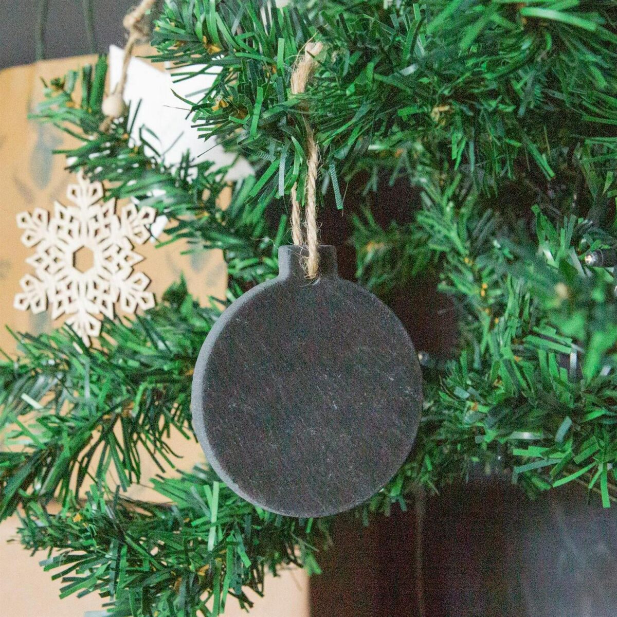 Christmas Tree Decor b694b0c8a6d459315494b6942f782a7b