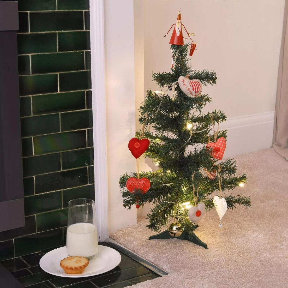Christmas Tree Xmas 2a3b08a640626a05936a53a2f85a6f08