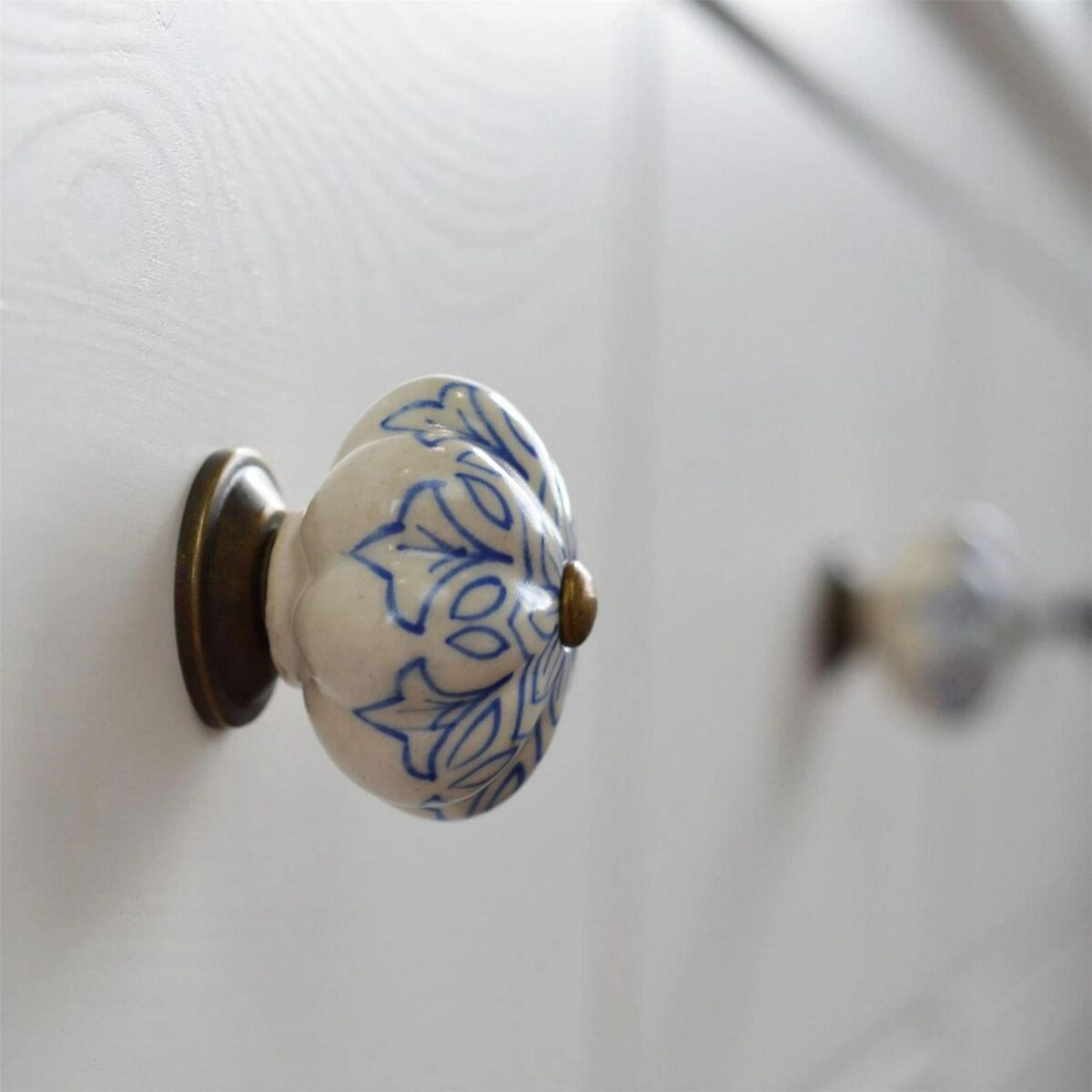 Floral Ceramic Cabin 9aafd446ada1e6e0a8233d15071c3ab3