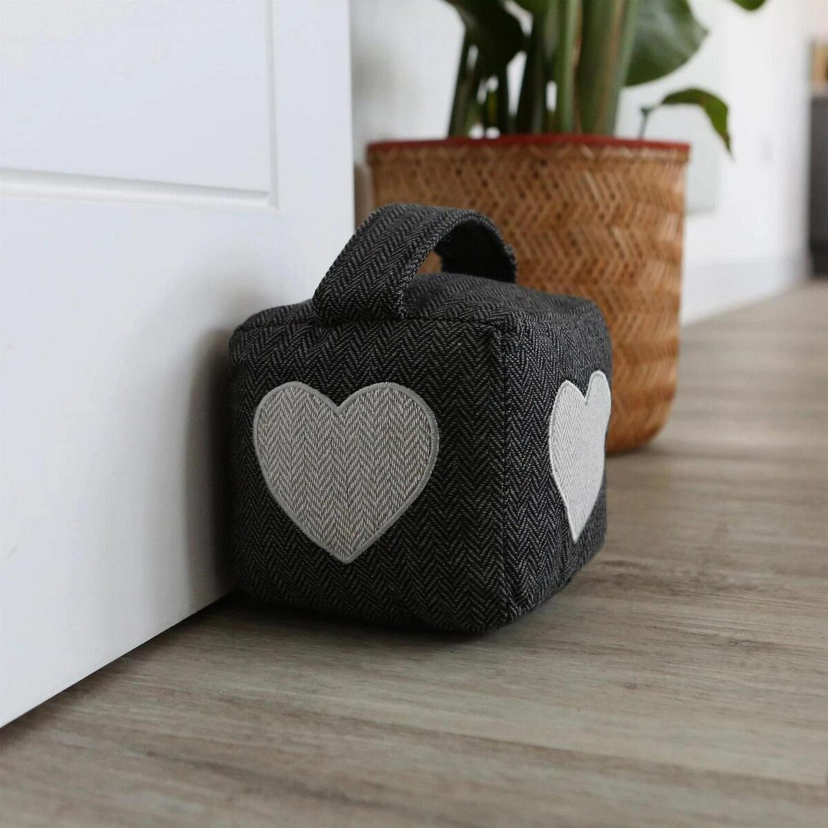 Grey Square Doorstop 6877b3d0de72b985a3223a927ee947ac