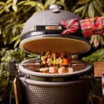 Grill Guru 18 (46cm) Ceramic Kamado Charcoal Barbecue in Black + Cover - Image 4