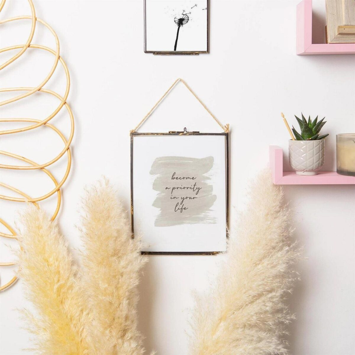Hanging Metal Photo 4c343d8afd61c277c24825cbc80d5bd5