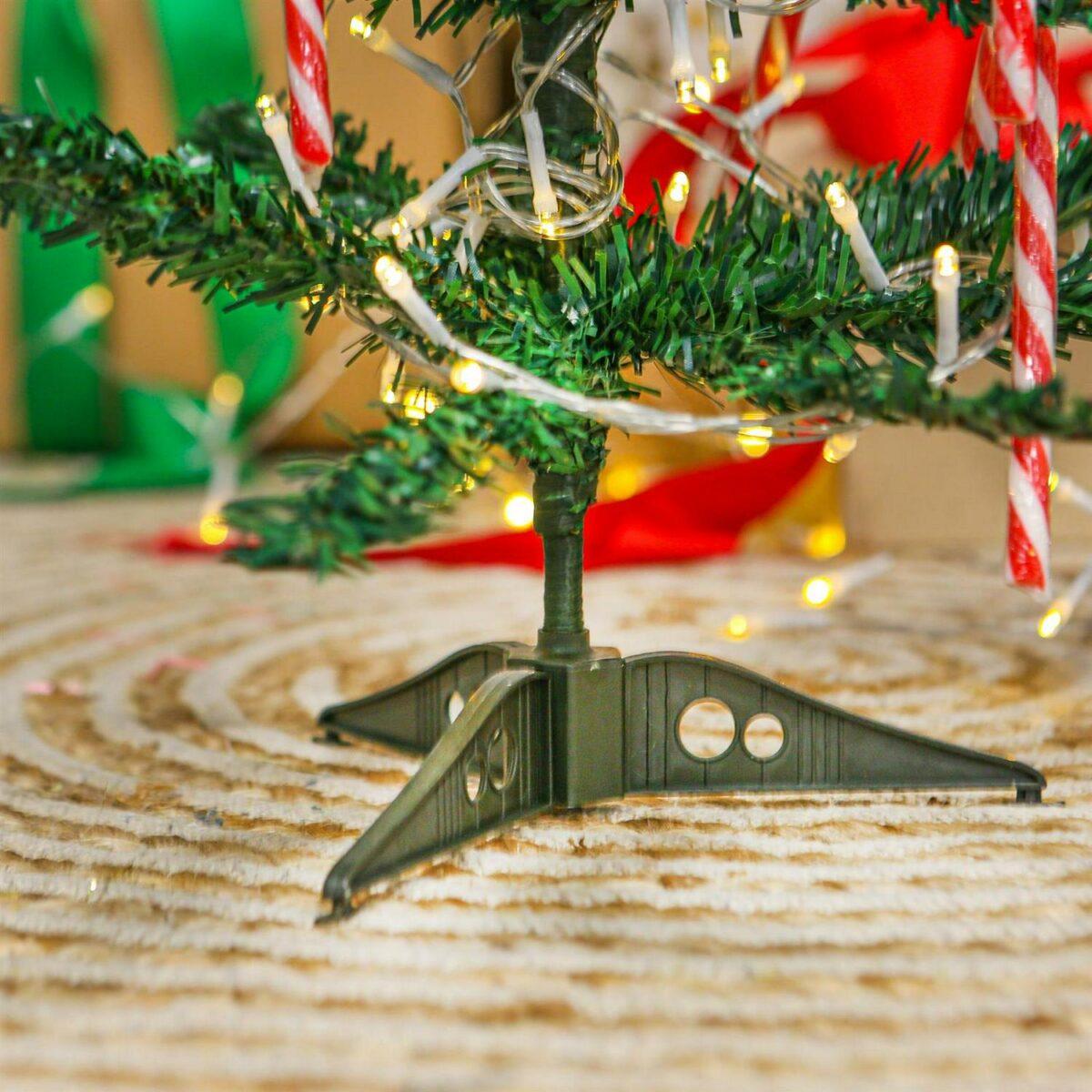 Harbour Housewares Artificial Fir Christmas Tree Traditional Design 30cm Green - Image 5