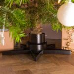 Harbour Housewares Metal Star Christmas Tree Stand - Image 5