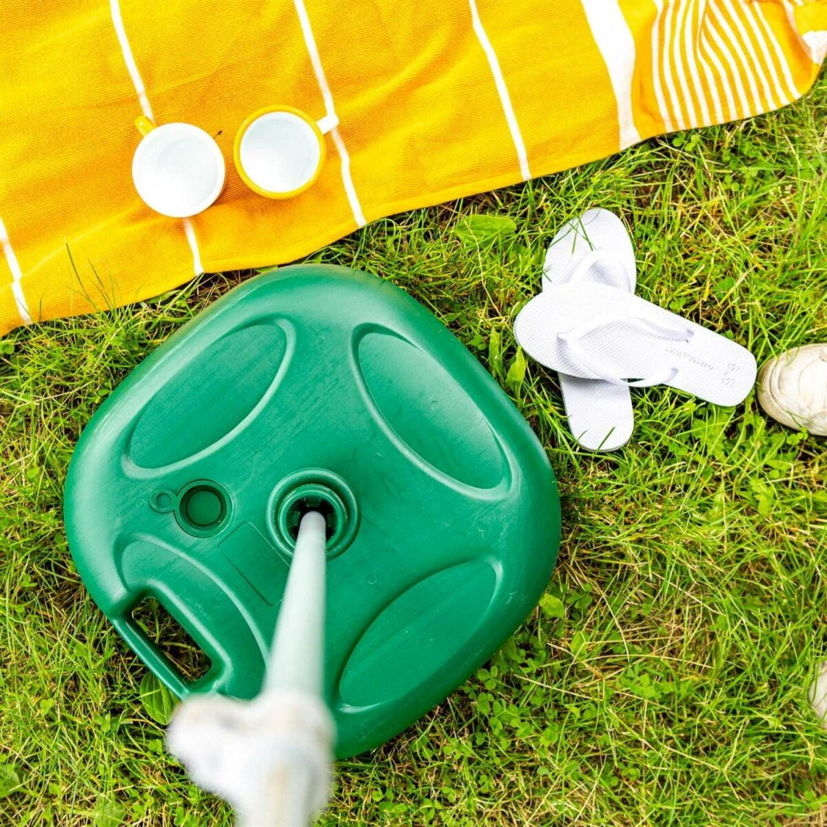 Metal Beach Parasol a2ded1a54ccd8f63171da4a996604e73