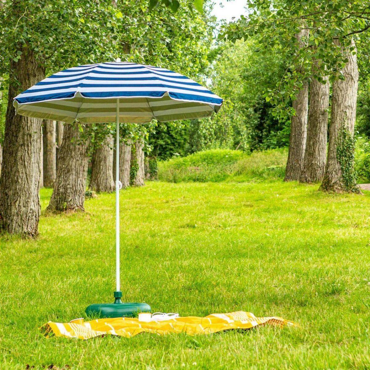 Metal Beach Parasol b2df9ea289f705f0f5431c0369994451