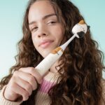 Ordo Squishmallows Cam The Cat Rechargeable Kids Toothbrush and 6 Brush Heads - Image 2