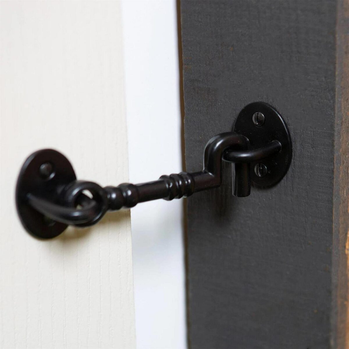 Ornate Cabin Hook an 7a3b5056b7225d7451f1d9231937844d