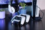PLAYSTATION PS5 DualSense Wireless Controller (Grey) and Twin Docking Station (White) Bundle - Image 6