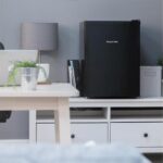 RUSSELL HOBBS RH67TTLF0E1B Mini Fridge - Black - Image 5