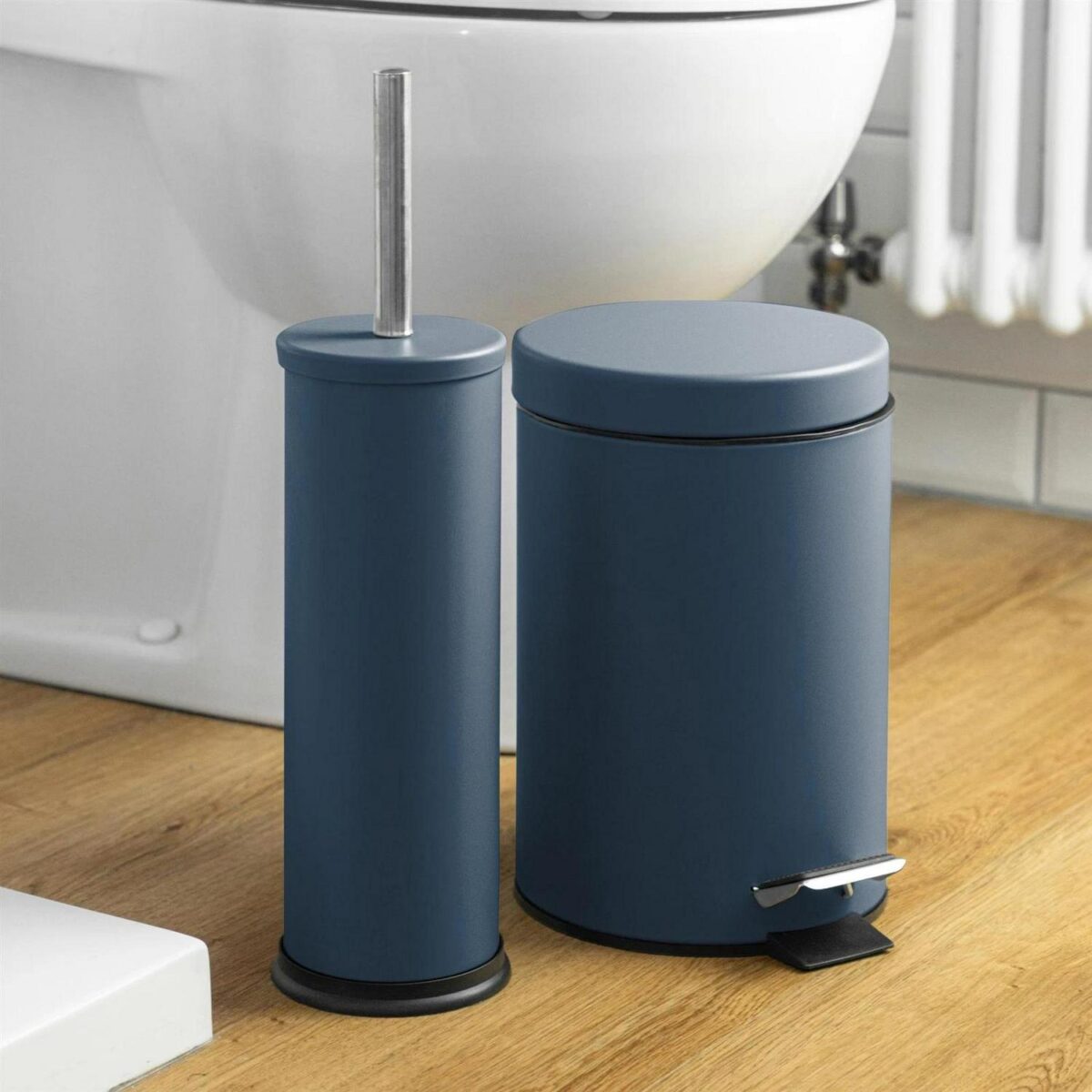 Round Bathroom Pedal fae32113e5fedbc1ee83b43aeb3cddbc
