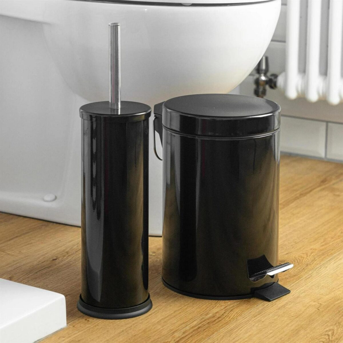 Round Toilet Brush a d4fcddb315bc28f1a4af5bf21b34e5b0