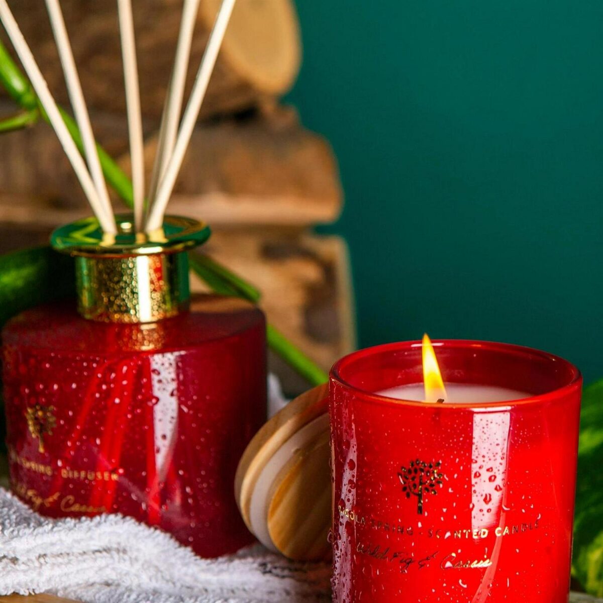 Scented Candle and R a9fccecf1228da2ea4e924c28ce232aa