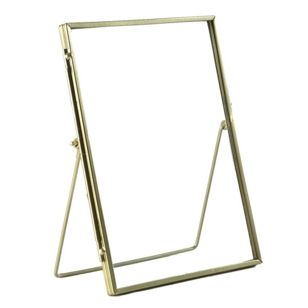 Standing Metal Photo d9864a9a896f23e56882f7fbfb134d3e