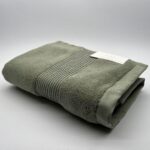 Ted Baker Bath Towel in 3 colours, 70 x 130 cm - Image 4