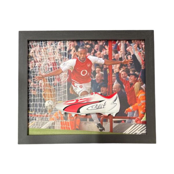 Theirry Henry Signed 842243ed56611934a8877c6b81e388fd