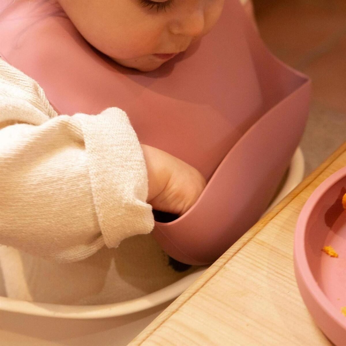 Tiny Dining Dusty Rose Adjustable Silicone Baby Feeding Bib with Food Catcher - Image 5
