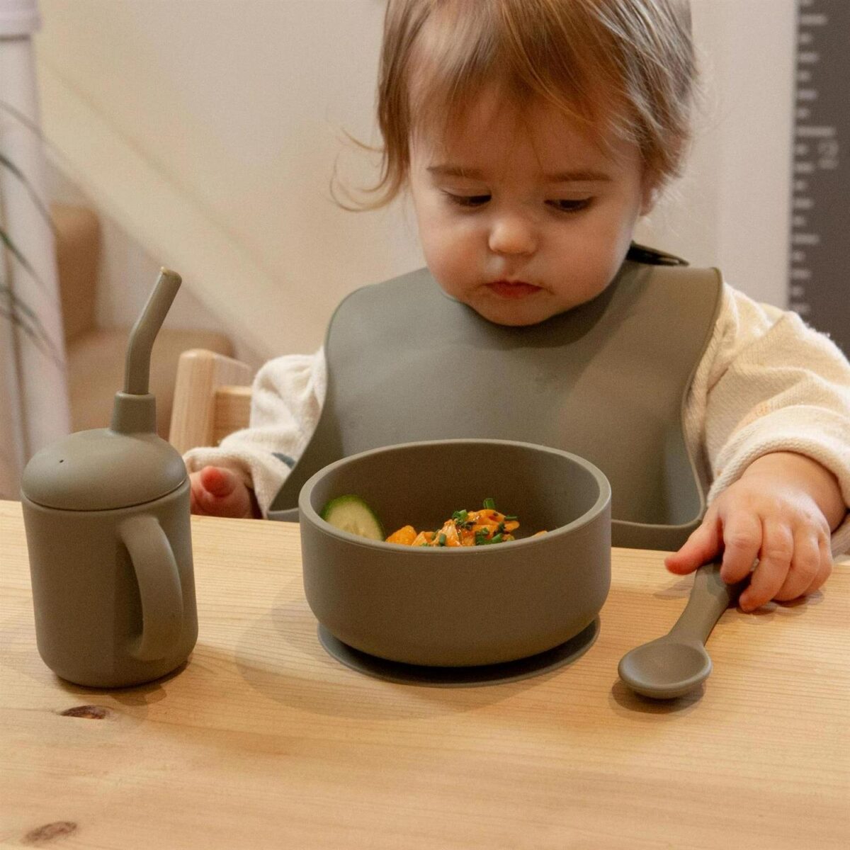 Tiny Dining Silver S dc90b90b3f4c8dbd03094e3f60aa932b