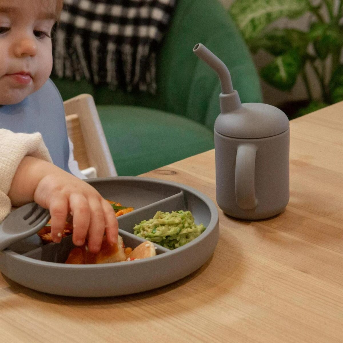 Tiny Dining Tradewin f5377da7cc94145105de795dd49ff8f8