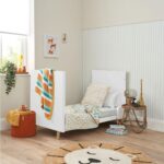 Tutti Bambini Fika Mini Cot Bed with Sprung Mattress, White and Light Oak - Image 4